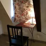 Chambres Touristiques La Cour Des Hotes Bed & Breakfast 3*