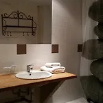 Chambres Touristiques La Cour Des Hotes 3*