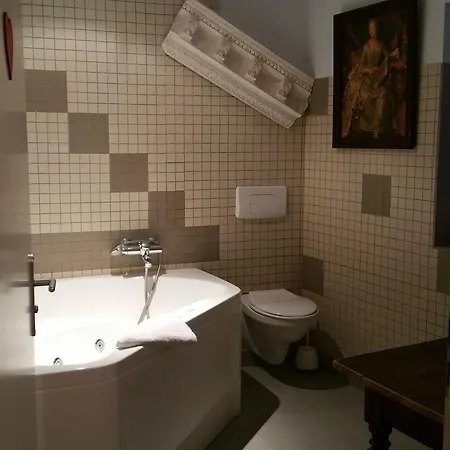 Touristiques La Cour Des Hotes