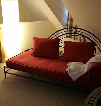 Bed & Breakfast Chambres Touristiques La Cour Des Hotes 3*