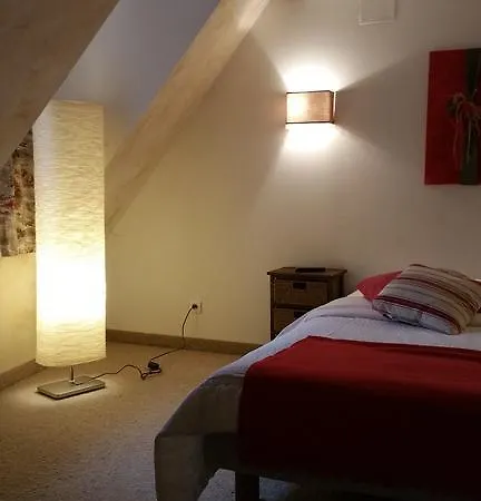 Touristiques La Cour Des Hotes Отель типа 