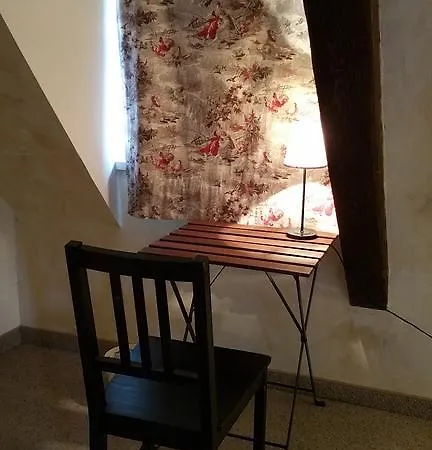 Touristiques La Cour Des Hotes Отель типа 