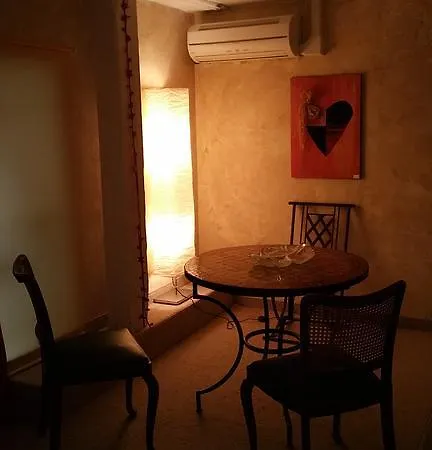 ベッド・アンド・ブレックファスト Touristiques La Cour Des Hotes オベルネ