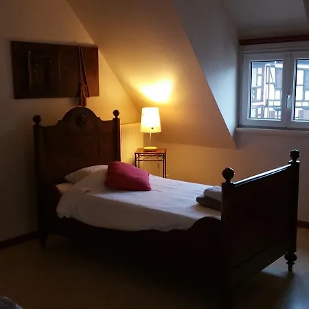 Chambres Touristiques La Cour Des Hotes 3*