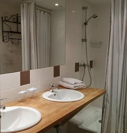 Chambres Touristiques La Cour Des Hotes Obernai