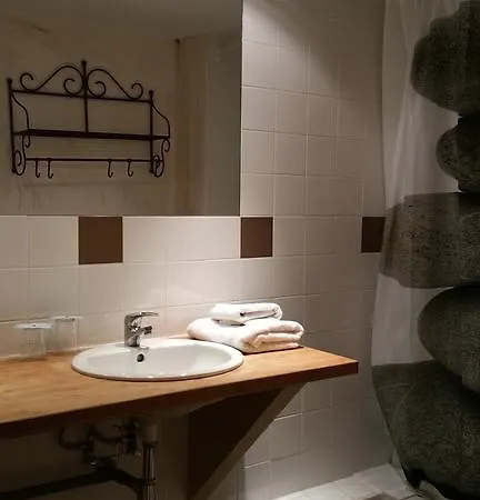 Chambres Touristiques La Cour Des Hotes 3*