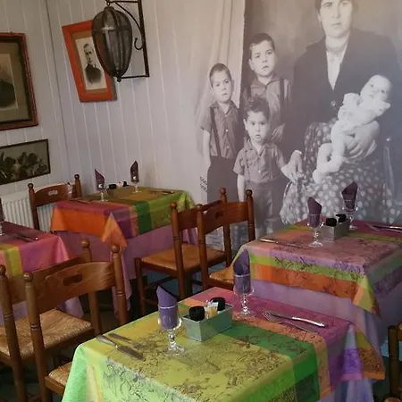 Touristiques La Cour Des Hotes 3* オベルネ