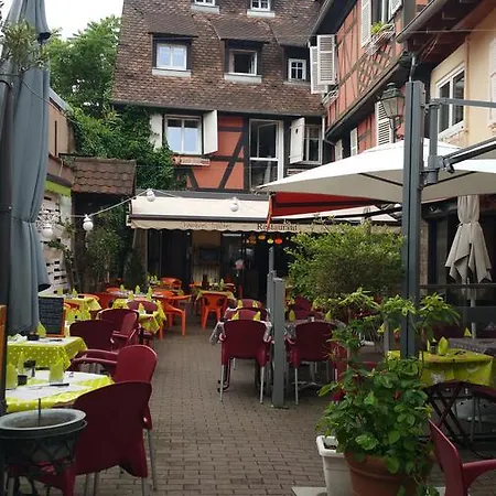 Touristiques La Cour Des Hotes 3*