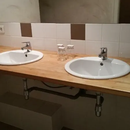 Bed & Breakfast Touristiques La Cour Des Hotes *