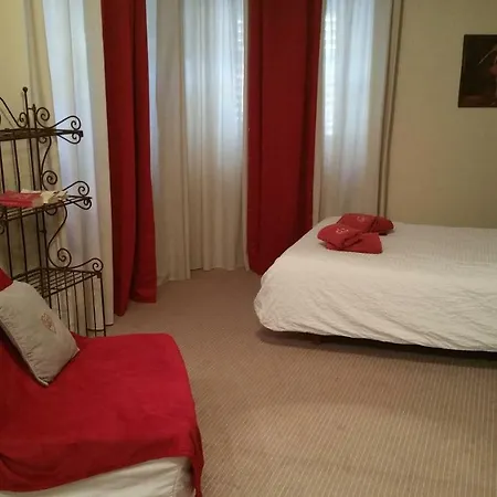 Chambres Touristiques La Cour Des Hotes Bed & Breakfast Obernai