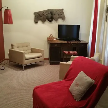 Bed & Breakfast Chambres Touristiques La Cour Des Hotes