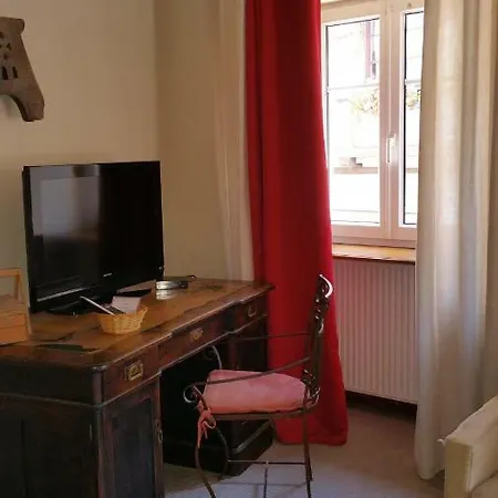 Chambres Touristiques La Cour Des Hotes 3* Obernai