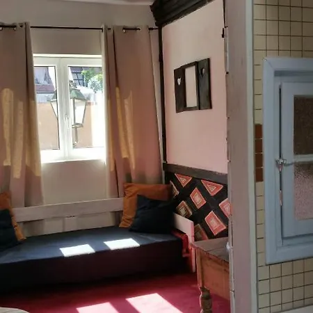 Bed & Breakfast Chambres Touristiques La Cour Des Hotes *